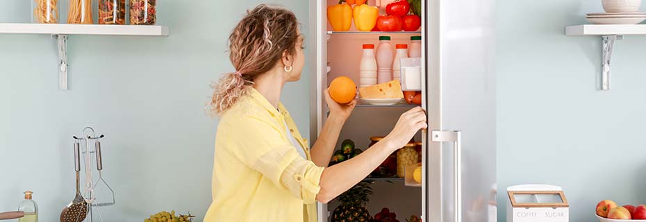 Simple solution for refrigerator/freezer cabinet cleaning